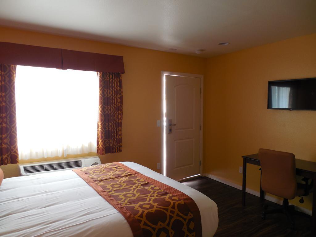 Coast Inn Oceanside Room photo