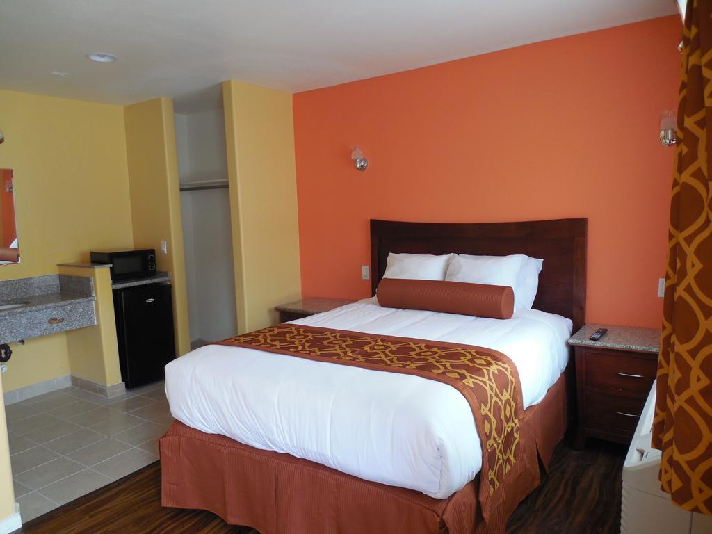 Coast Inn Oceanside Room photo