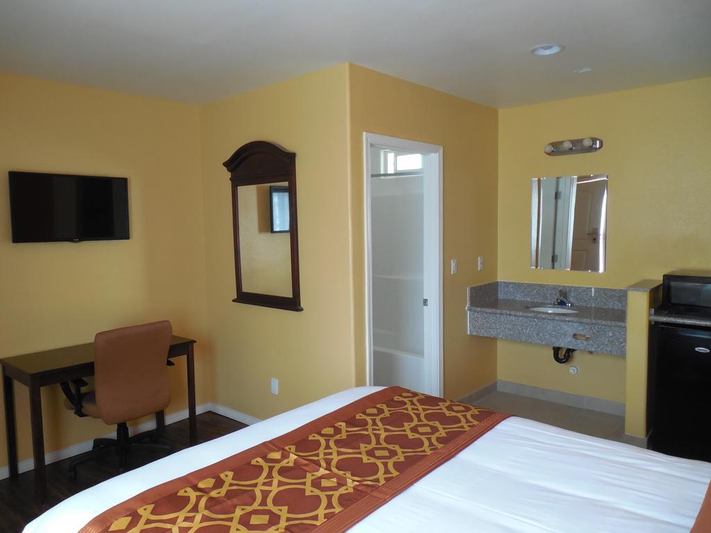 Coast Inn Oceanside Room photo