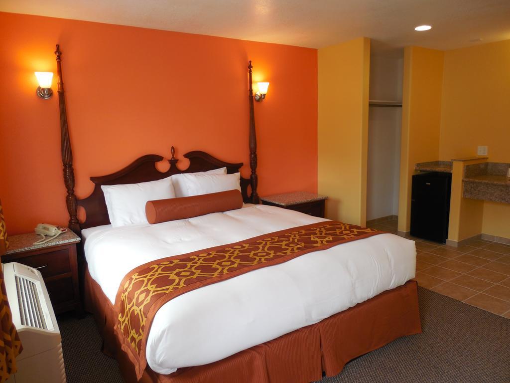 Coast Inn Oceanside Room photo
