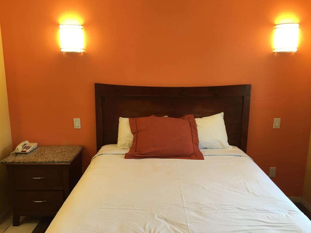 Coast Inn Oceanside Room photo
