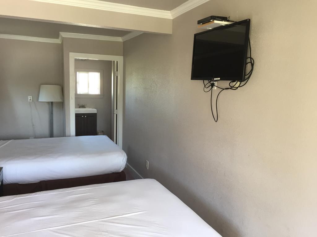 Coast Inn Oceanside Room photo